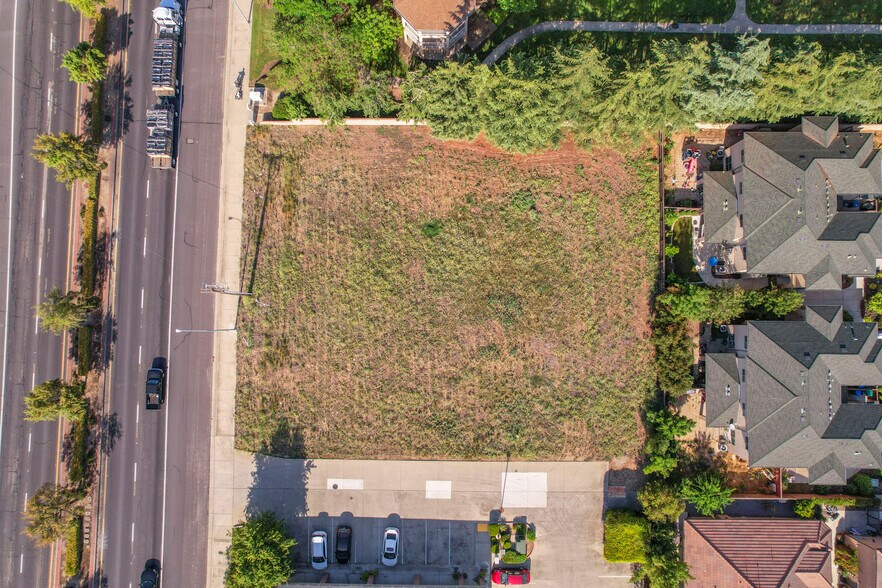 More Photos Of 2115 W Kettleman Ln, Lodi Land For Sale