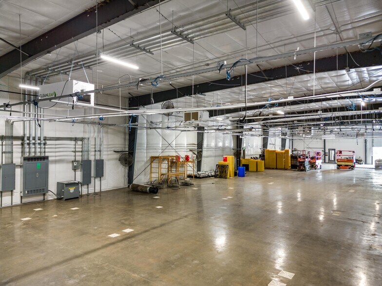 More Photos Of 186 W Howard St, Breedsville Warehouse For Sale
