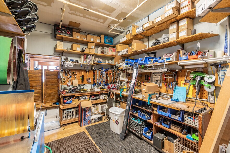 More Photos Of 170 N Lake Blvd, Tahoe City Storefront For Lease