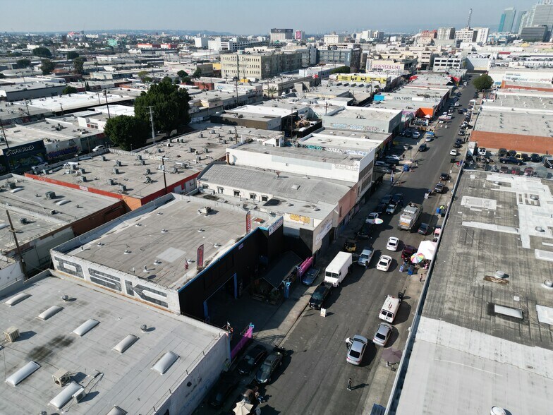 More Photos Of 1154 E 11th St, Los Angeles Showroom For Sale