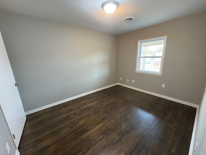 More Photos Of 4015 Summer Ave, Memphis Apartments For Sale