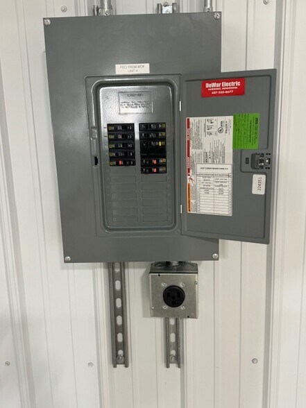 More Photos Of 700 Armstrong Dr, Fairmont Service For Sale