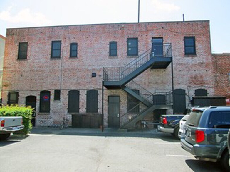 More Photos Of 111-115 4th St, Santa Rosa Storefront For Lease