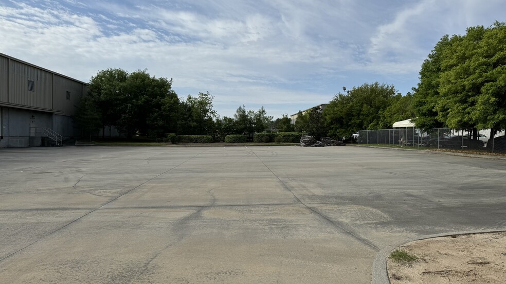 More Photos Of 231 Bourne Blvd, Savannah Warehouse For Lease