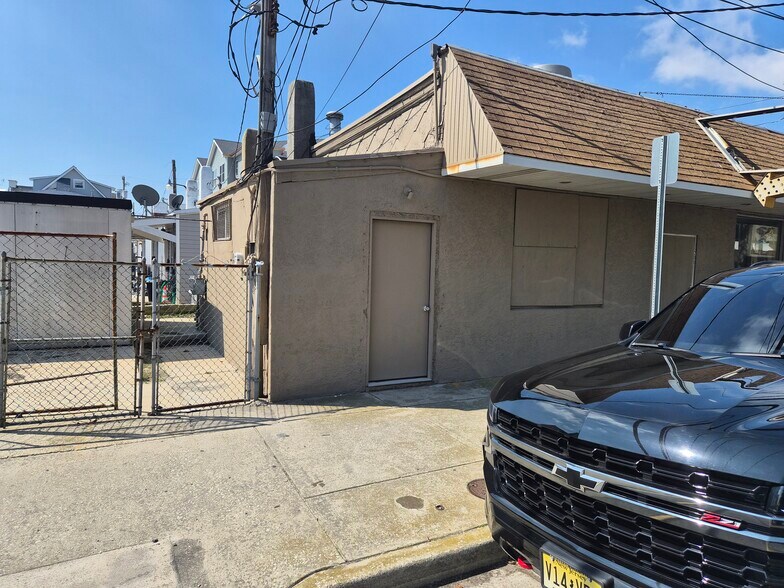 More Photos Of 3701 Pacific Ave, Wildwood Restaurant For Sale