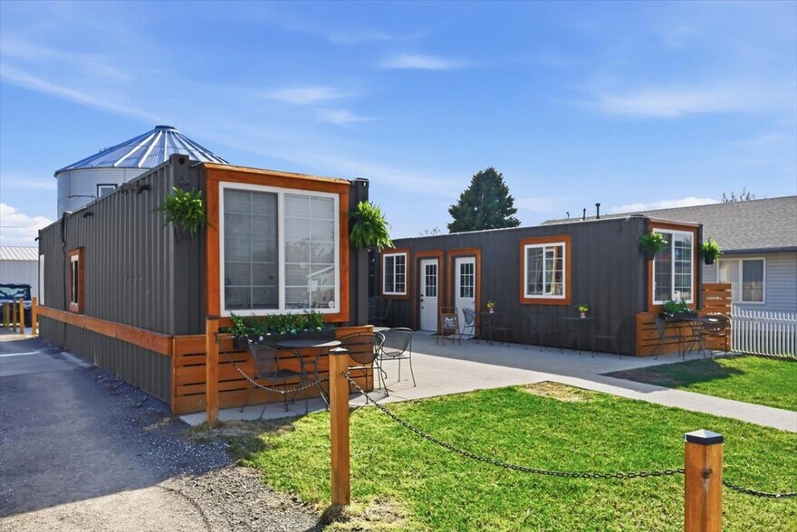 More Photos Of 131 3rd St, Underwood Specialty For Sale