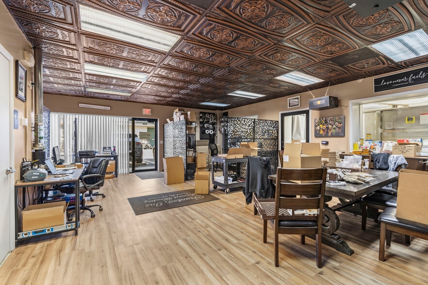 More Photos Of 3653 Regent Blvd, Jacksonville Warehouse For Sale