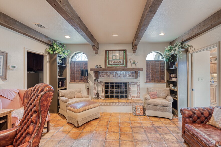 More Photos Of 505 Gilchrist Ln, Del Rio Specialty For Sale