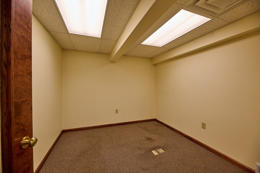More Photos Of 7464 Sharon Mercer Rd, Mercer General Retail For Sale