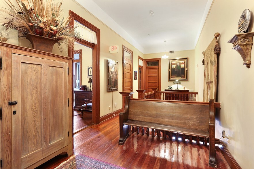 More Photos Of 120 S Pierce St, New Orleans Hotel For Sale