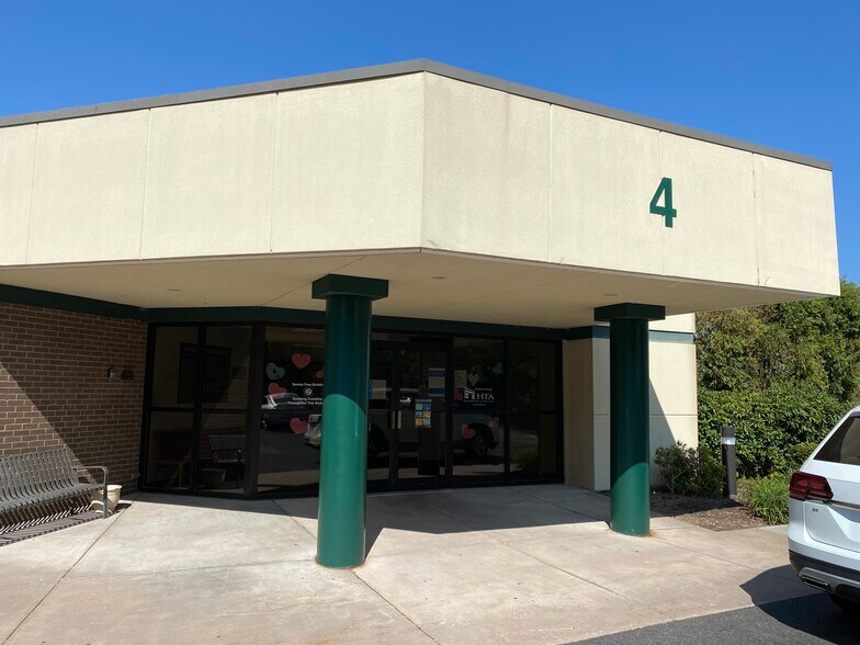 More Photos Of 4 Northwestern Dr, Bloomfield Medical For Lease