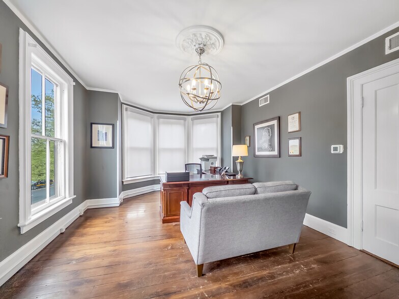 More Photos Of 27 Pleasant St, Middletown Office For Sale