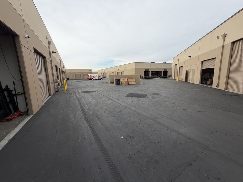 More Photos Of 717 Brea Canyon Rd, Walnut Warehouse For Lease