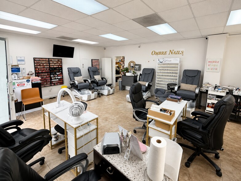 More Photos Of 1080 S La Cienega Blvd, Los Angeles Office For Lease