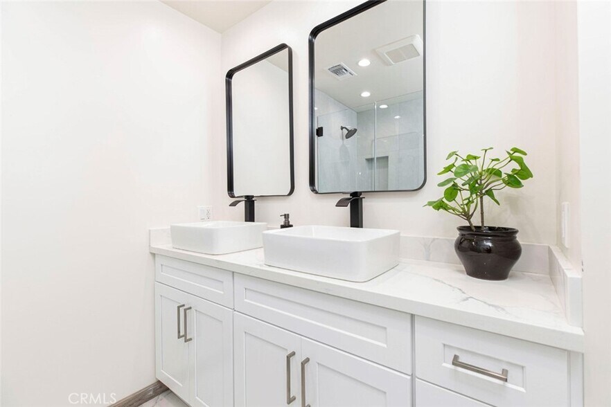 More Photos Of 1754 N Berendo St, Los Angeles Apartments For Sale