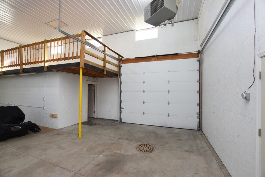 More Photos Of 5488 Richfield Rd, Flint Warehouse For Sale