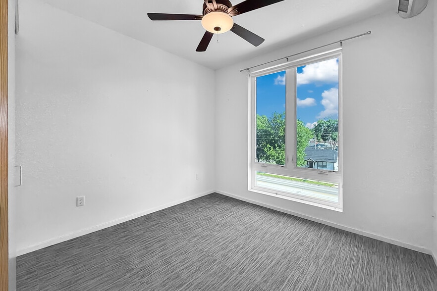 More Photos Of 4326 Hickman Rd, Des Moines Apartments For Sale