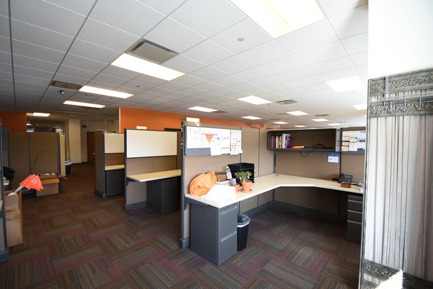 More Photos Of 4225 38th St S, Fargo Office For Lease