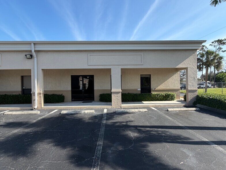 Primary Photo Of 5929 Youngquist Rd, Fort Myers Warehouse For Lease