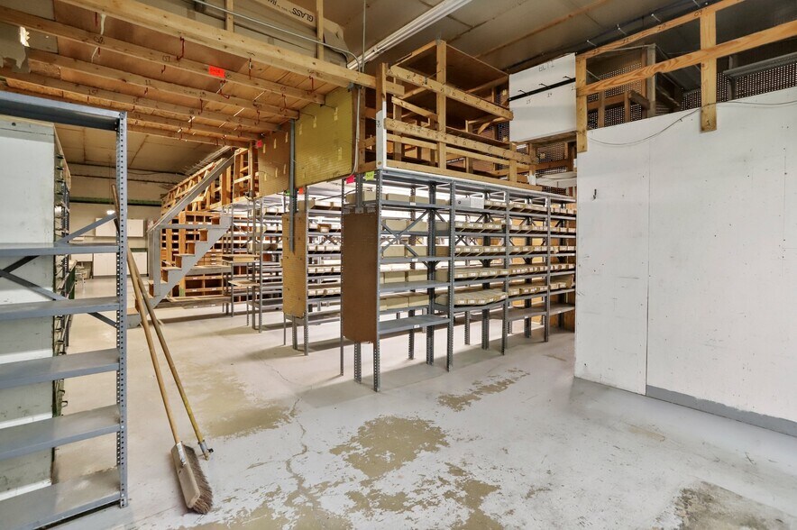 More Photos Of 12258 Buchanan Trl W, Mercersburg Flex For Lease
