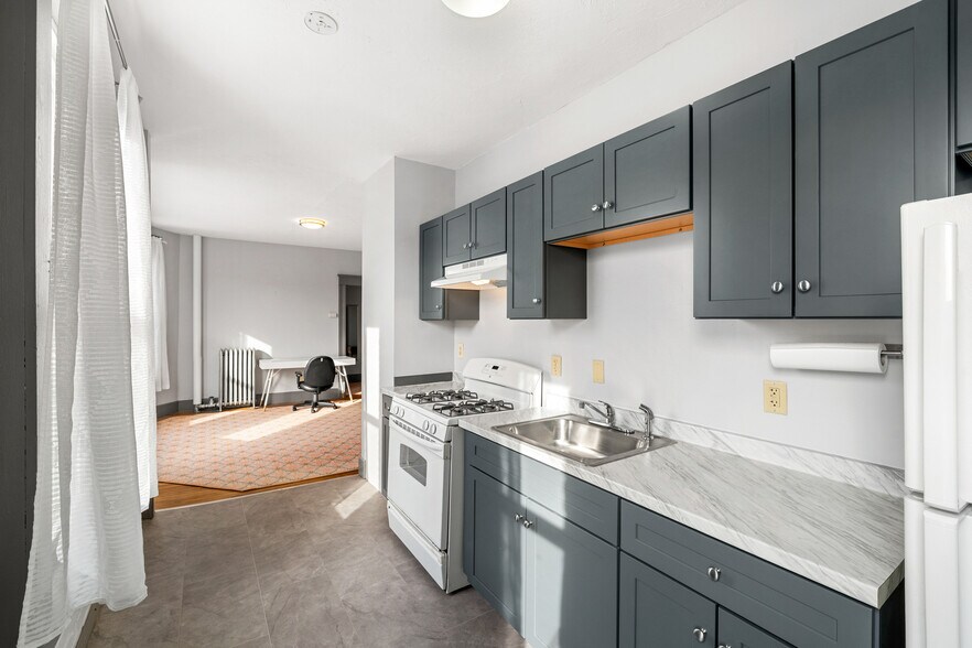 More Photos Of 70-72 Russell Street, Worcester Apartments For Sale