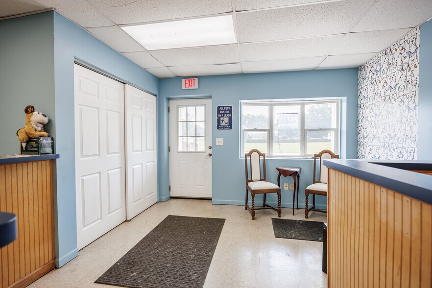 More Photos Of 581 Whitney Rd W, Fairport Office For Sale