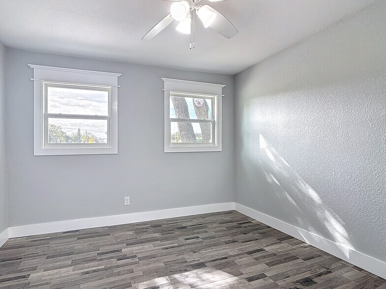 More Photos Of 379 N State Road 415, Osteen Office For Lease