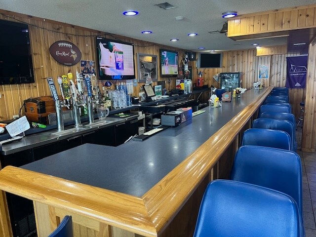 More Photos Of 406 9th St NE, Waseca Restaurant For Sale