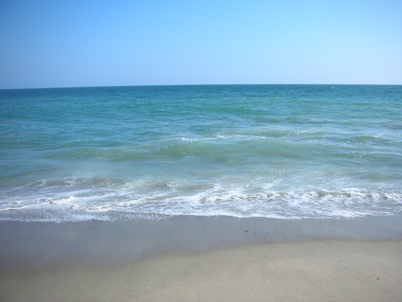 More Photos Of 14 Ozone Ave, Venice Apartments For Sale