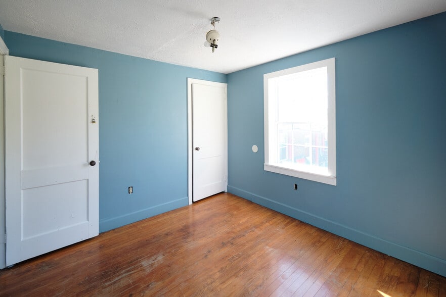 More Photos Of , Tazewell Multifamily For Sale