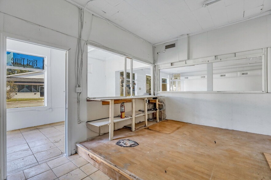 More Photos Of 2203 Skidaway Rd, Savannah Freestanding For Sale