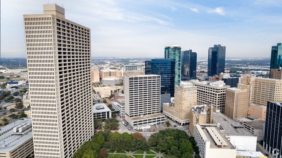 More Photos Of 500 W 7th St, Fort Worth Office For Sale
