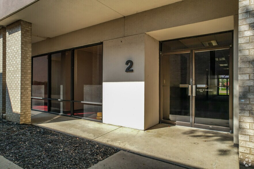 More Photos Of 13500 Midway Rd, Farmers Branch Unknown For Lease