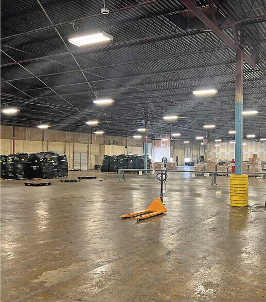 More Photos Of 2941-3055 Norbrook Dr, Memphis Distribution For Lease