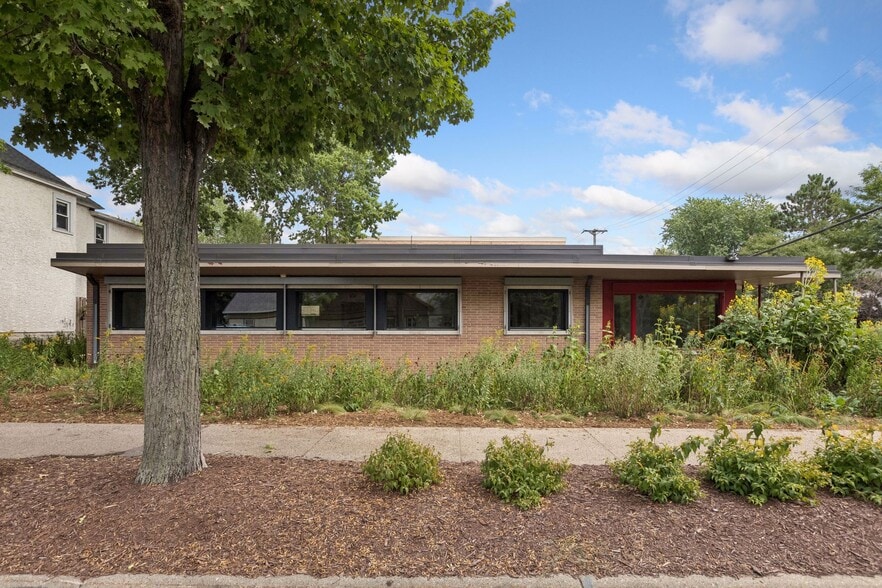 More Photos Of 901 NE 23rd Ave, Saint Anthony Office For Sale