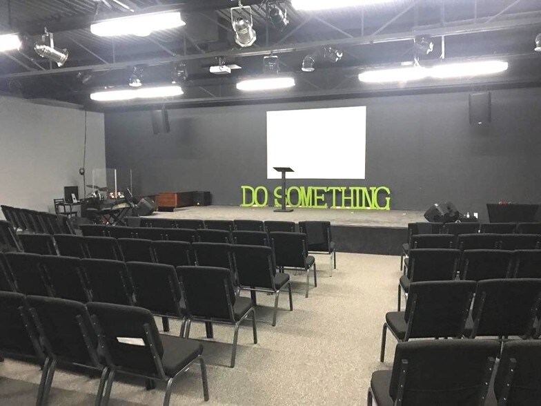 More Photos Of 31542 Gratiot Ave, Roseville Office For Lease