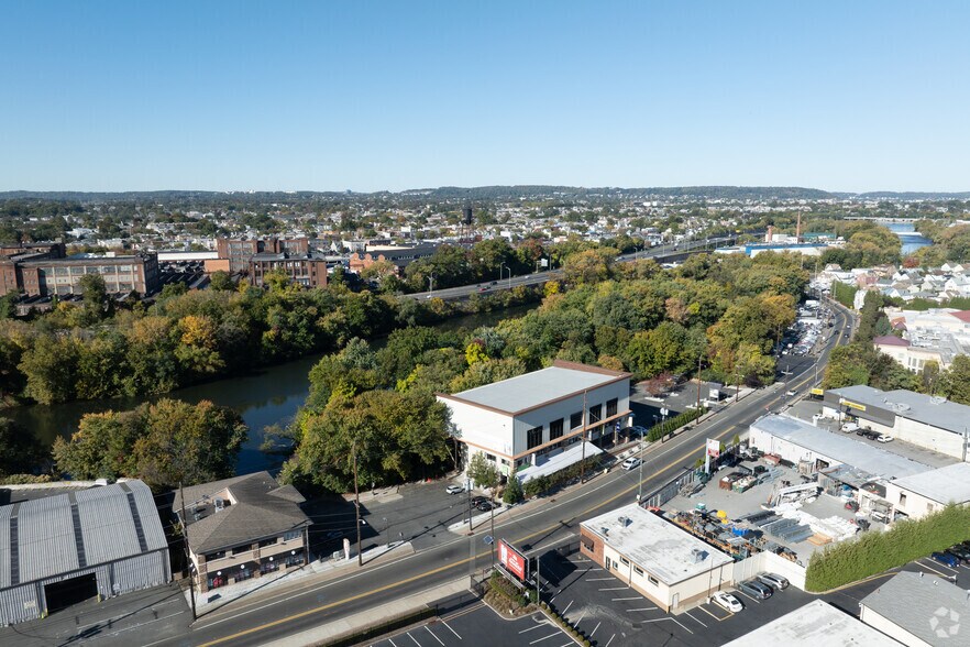 More Photos Of 501-517 River Dr, Garfield Freestanding For Sale