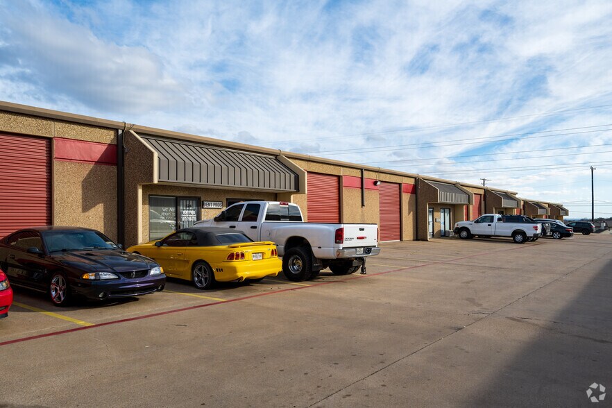 More Photos Of 8851 West Fwy, Fort Worth Unknown For Lease