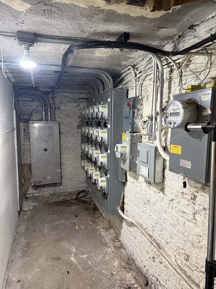More Photos Of 716 Clark St, Evanston Apartments For Sale