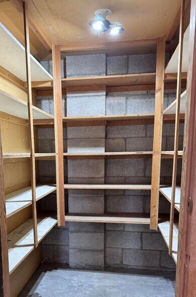 More Photos Of 524 Market St, Klamath Falls Warehouse For Lease