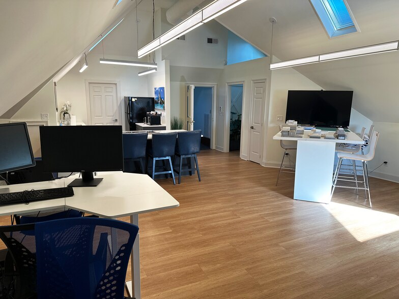 More Photos Of 56 Lindsley Ave, Nashville Office For Lease