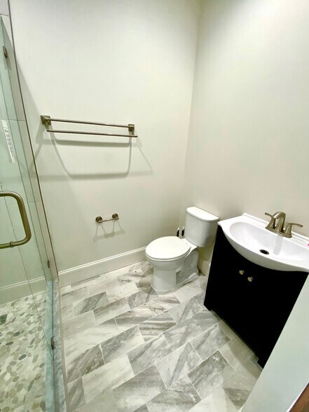 More Photos Of 70 Sapphire Valley Rd, Sapphire Apartments For Sale