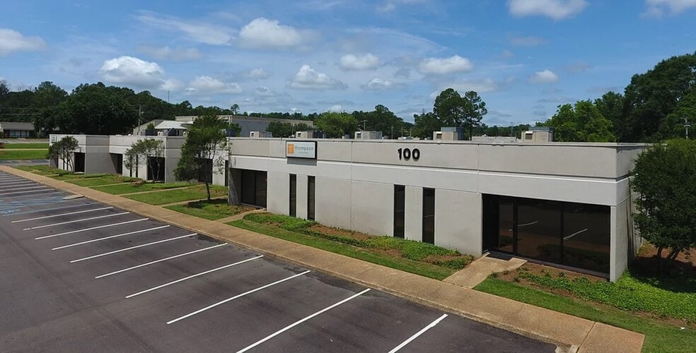 More Photos Of 100 - 104 Business Park Dr, Ridgeland Office For Sale