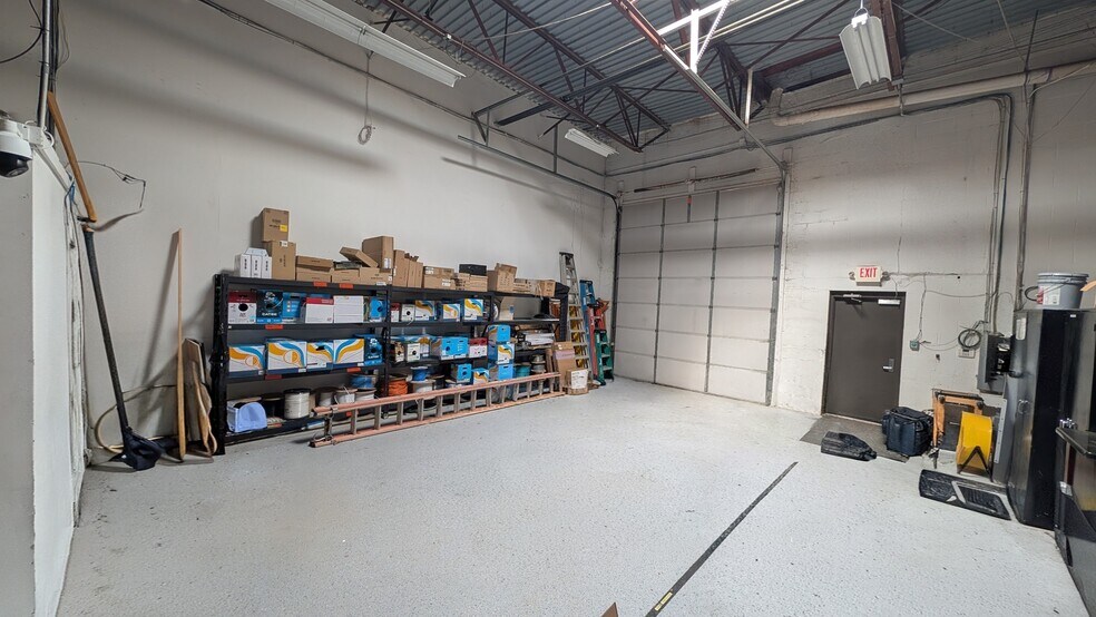 More Photos Of 3250 Old Farm Ln, Commerce Township Warehouse For Lease