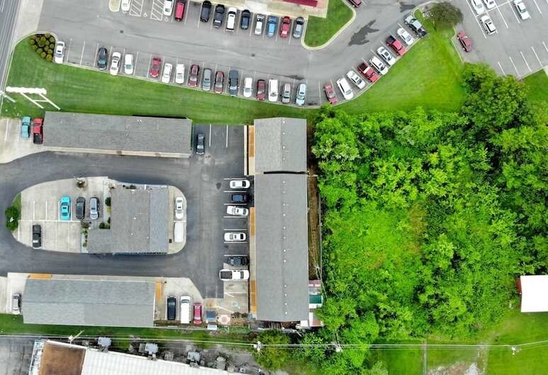 More Photos Of 2550 Lone Oak Rd, Paducah Hotel For Sale