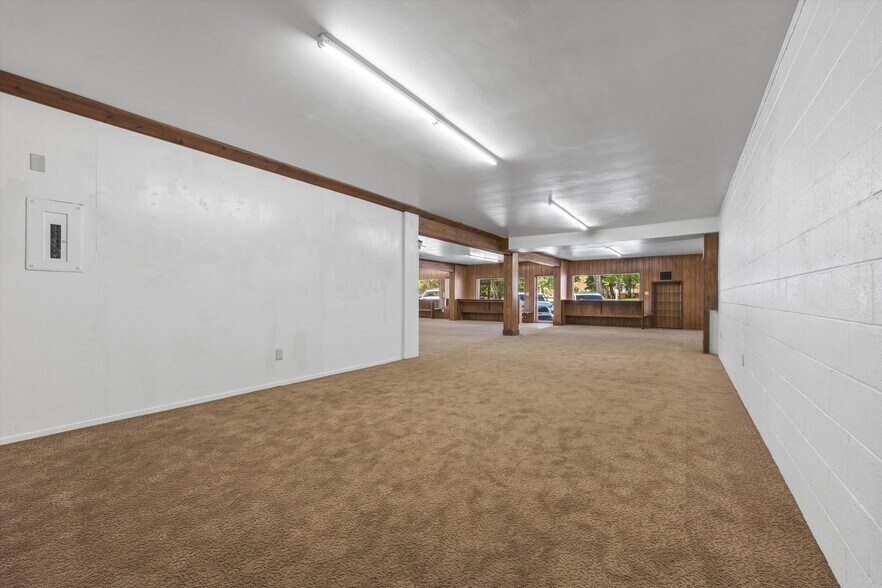 More Photos Of 16 Tobias St, Kernville Storefront Retail Residential For Sale