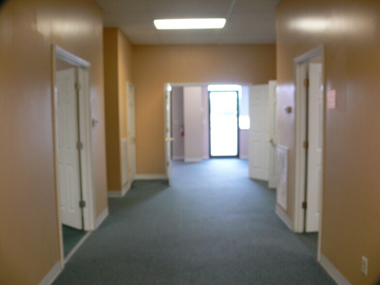 More Photos Of 1631 E Hamric Dr, Oxford Medical For Lease