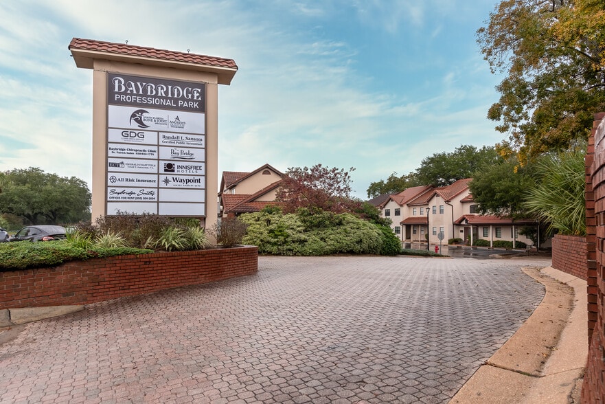 More Photos Of 77-87 Bay Bridge Dr, Gulf Breeze Office For Sale