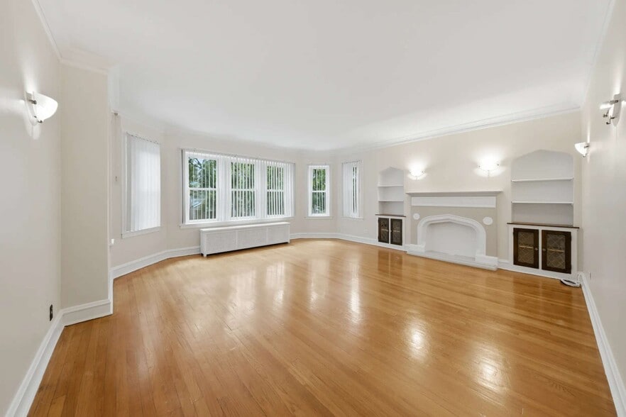 More Photos Of 8138 S Calumet Ave, Chicago Apartments For Sale