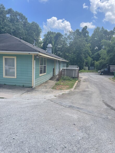 More Photos Of 3021 Memorial Dr SE, Atlanta Religious Facility For Sale